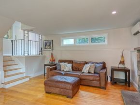 9 Stonecleve Rd, Wellesley MA 02482