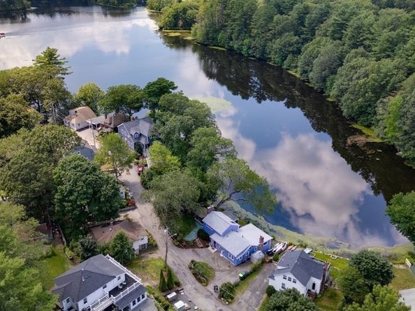 9 Stonecleve Rd, Wellesley MA 02482