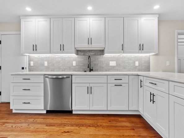 37 George St. 37, Newton MA 02458