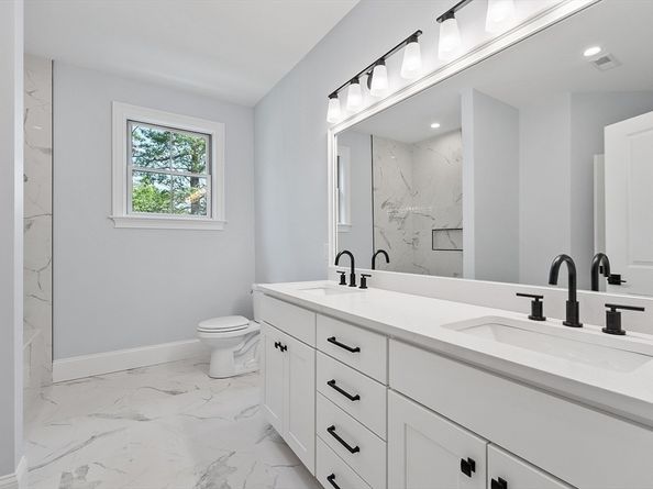786 Main St, Hudson MA 01749