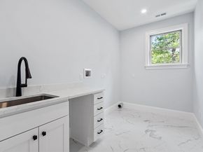 786 Main St, Hudson MA 01749