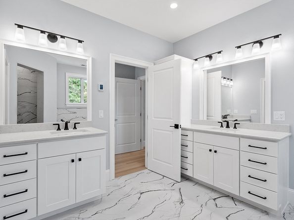 786 Main St, Hudson MA 01749