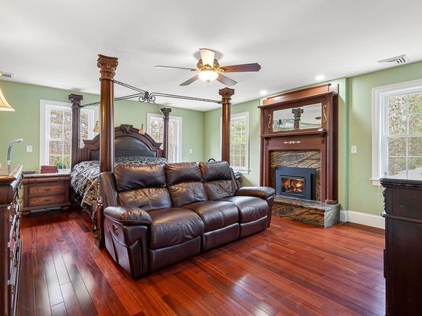 67 Moscow Rd, Holden MA 01522
