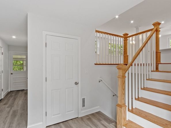 329 Gorwin Dr, Holliston MA 01746