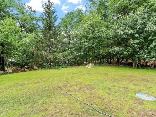 329 Gorwin Dr, Holliston MA 01746