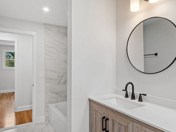 329 Gorwin Dr, Holliston MA 01746