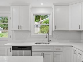 329 Gorwin Dr, Holliston MA 01746