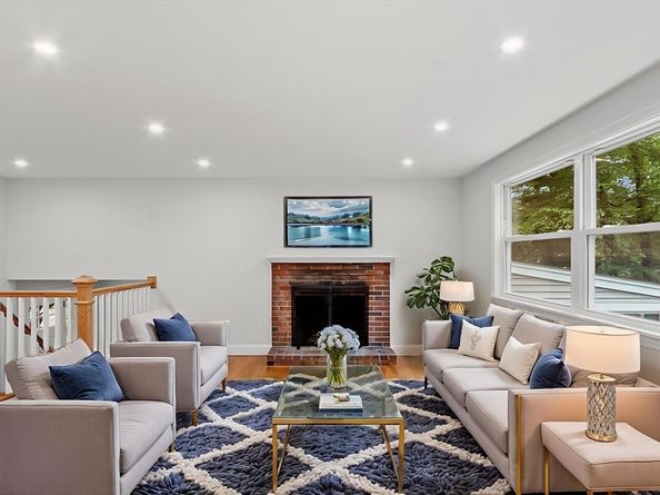 329 Gorwin Dr, Holliston MA 01746