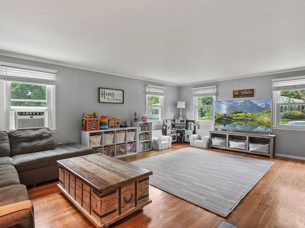 84 Wyoming Drive, Holden MA 01520