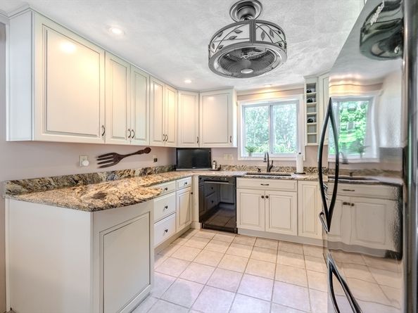 44 Call Street, Billerica MA 01862
