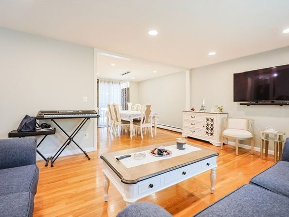 14 Minuteman Way, Shrewsbury MA 01545