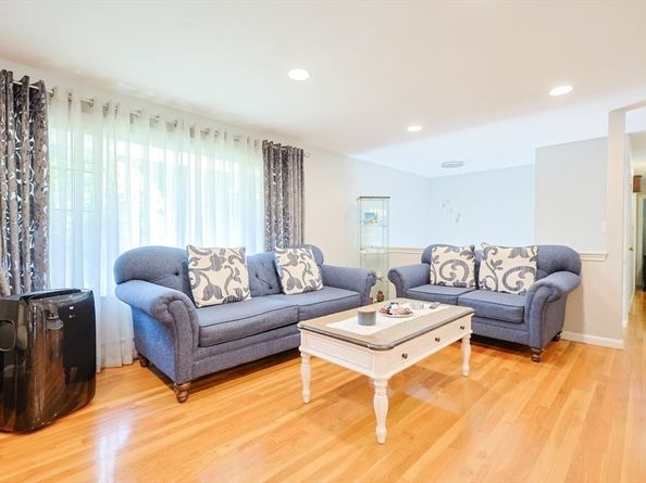 14 Minuteman Way, Shrewsbury MA 01545