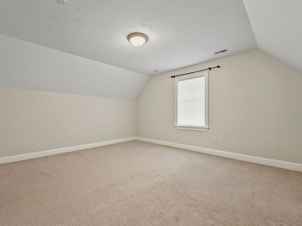 118 Colonial Ridge Dr, Boxborough MA 01719