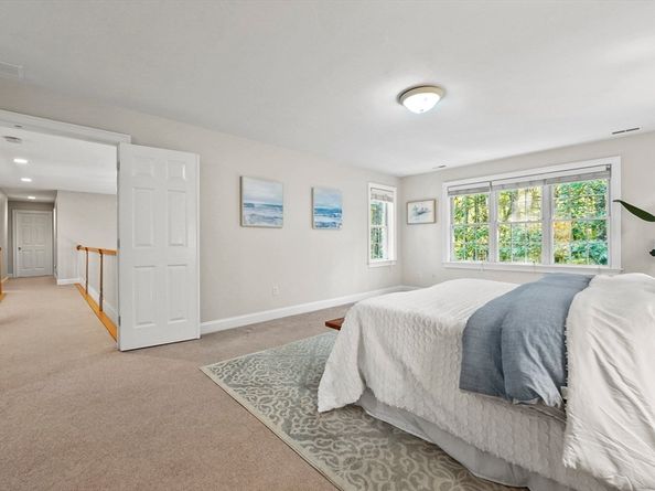118 Colonial Ridge Dr, Boxborough MA 01719