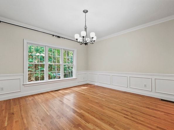 118 Colonial Ridge Dr, Boxborough MA 01719