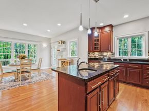 118 Colonial Ridge Dr, Boxborough MA 01719