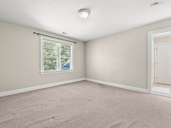 118 Colonial Ridge Dr, Boxborough MA 01719
