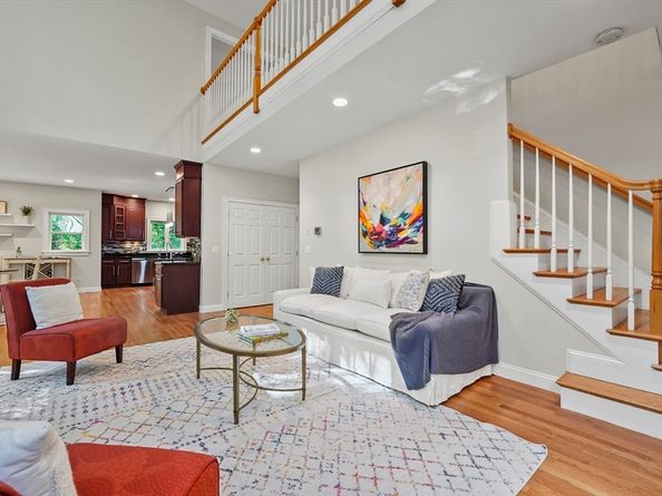 118 Colonial Ridge Dr, Boxborough MA 01719