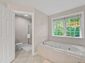 118 Colonial Ridge Dr, Boxborough MA 01719