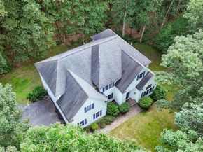 118 Colonial Ridge Dr, Boxborough MA 01719