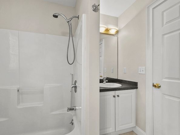 118 Colonial Ridge Dr, Boxborough MA 01719