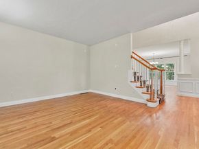 118 Colonial Ridge Dr, Boxborough MA 01719