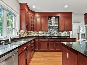 118 Colonial Ridge Dr, Boxborough MA 01719