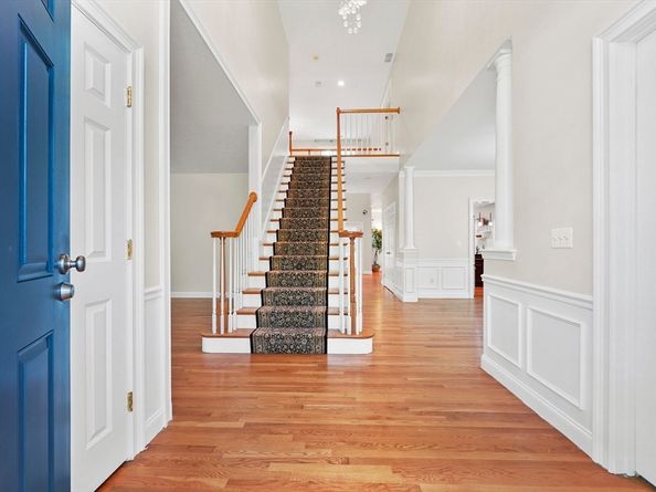 118 Colonial Ridge Dr, Boxborough MA 01719