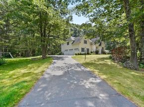118 Colonial Ridge Dr, Boxborough MA 01719