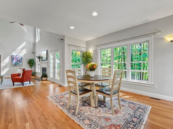 118 Colonial Ridge Dr, Boxborough MA 01719
