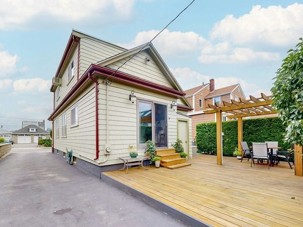 54 Townsend, Winthrop MA 02152