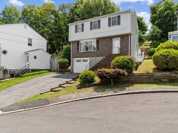 32 Johnson St, Malden MA 02148