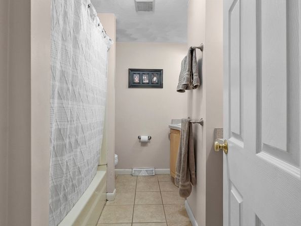 5 Carriage Drive, Chelmsford MA 01824