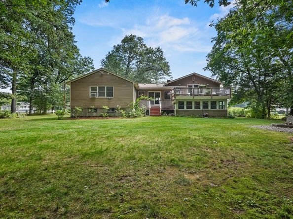 5 Carriage Drive, Chelmsford MA 01824