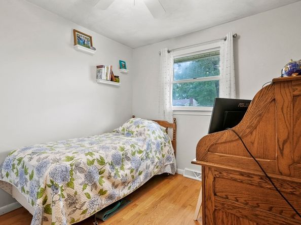 5 Carriage Drive, Chelmsford MA 01824