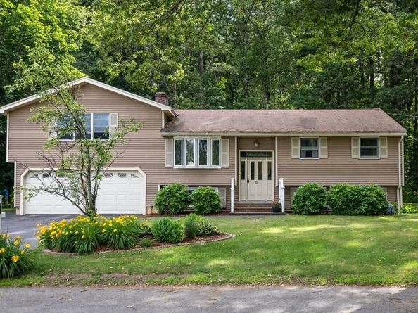 5 Carriage Drive, Chelmsford MA 01824