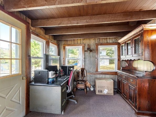 6 Wyman Rd, Ashburnham MA 01430