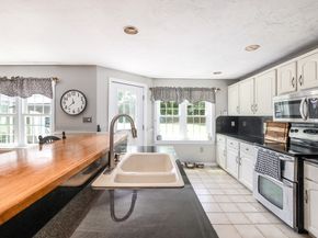 387 W Main St, Millbury MA 01527