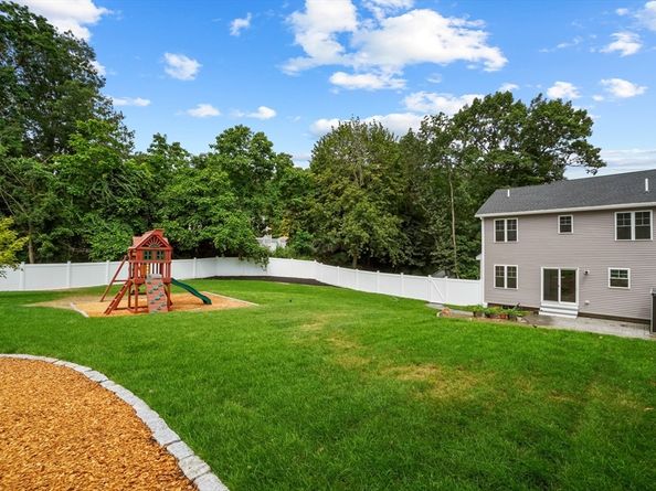26 Atwood Ave A, Wakefield MA 01880
