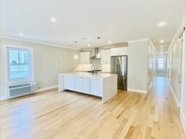 15 Yuill Circle 4, Boston MA 02136