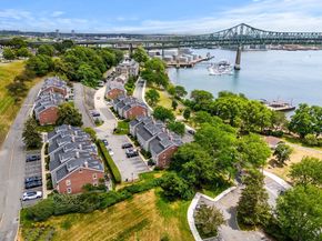 30 Breakwater Cv 30, Chelsea MA 02150