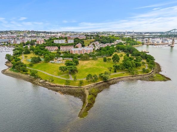 30 Breakwater Cv 30, Chelsea MA 02150
