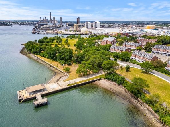30 Breakwater Cv 30, Chelsea MA 02150