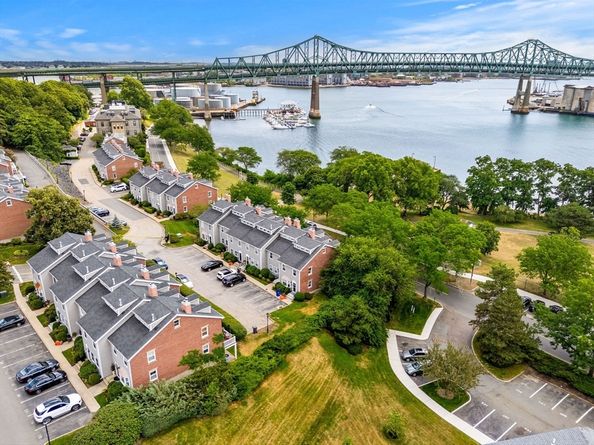30 Breakwater Cv 30, Chelsea MA 02150