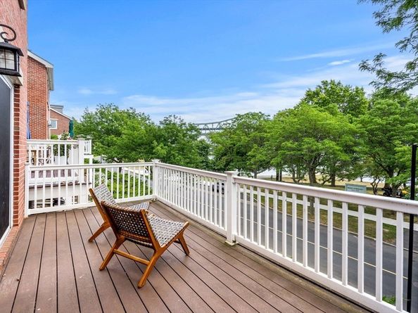 30 Breakwater Cv 30, Chelsea MA 02150
