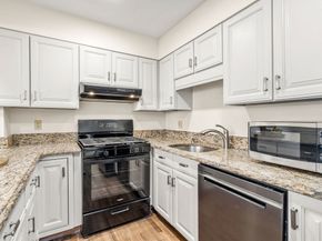 30 Breakwater Cv 30, Chelsea MA 02150