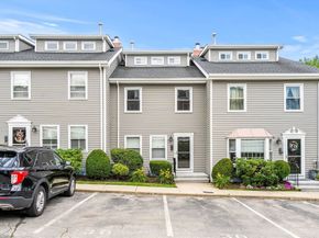 30 Breakwater Cv 30, Chelsea MA 02150