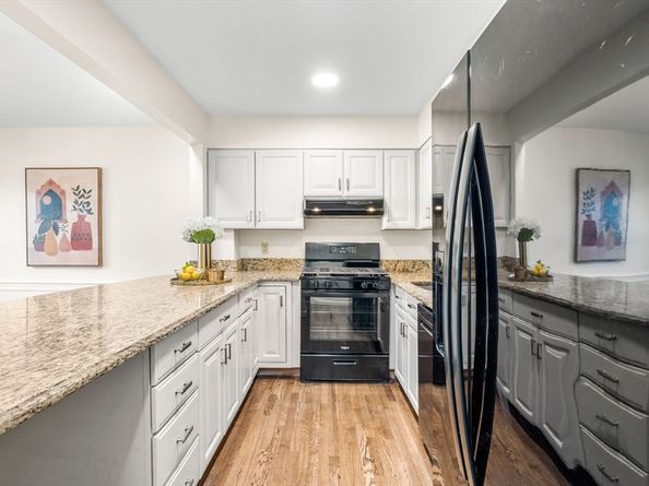 30 Breakwater Cv 30, Chelsea MA 02150