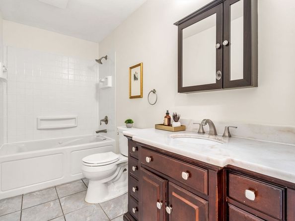30 Breakwater Cv 30, Chelsea MA 02150