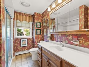 277 School St, Whitman MA 02382
